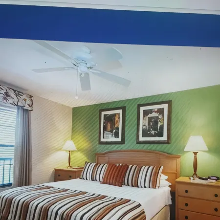Near beach, view tropical plantings from 4th floor privacy, + pickleball courts!
