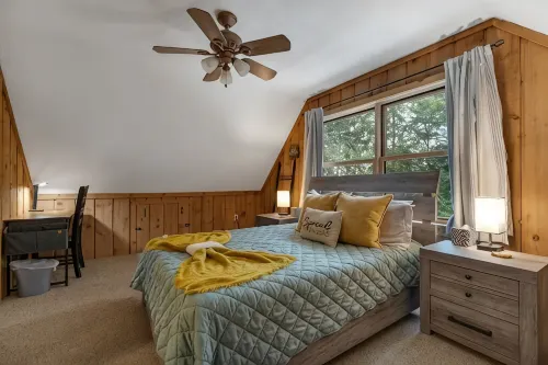 Charming 3-bedroom cabin w/ fire place
