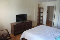 Lakefront Downtown Apartment