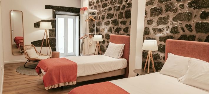 Aires Hostel Hotels in Pico