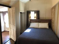 Horns Cabins - Allegheny Cabin by the roadside