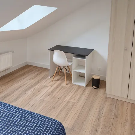 Cosy 5-bedroom townhouse. Close to all shops and hypercentre!