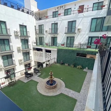 Dog-friendly Hotel Suite With Ocean-view Rooftop Infinity Pool, Central AC & gym