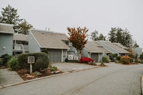 A quiet oceanfront hideaway on the shoreline of Nanoose Bay. -  Privatzimmer