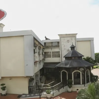 Platino Hotel & Casino Hotels near Cibao International Airport