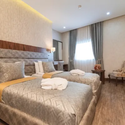 MidMar Deluxe Hotel Hotels near كويومجوكنت