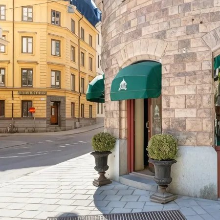 Crystal Plaza Hotel Отели рядом с достопримечательностью «Остермальм»