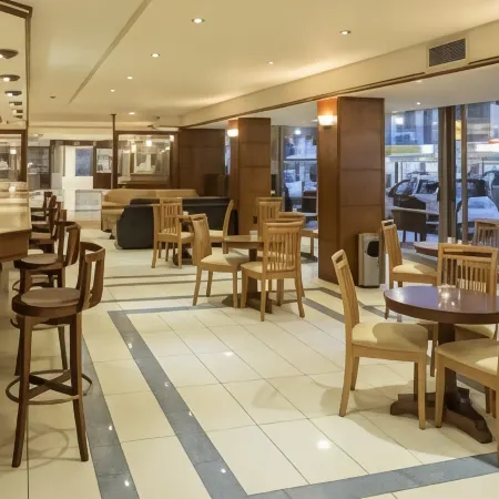 Manousos City Hotel