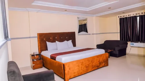 Our Home Suite Hotel - 3 ดาว