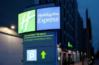 Holiday Inn Express Dusseldorf Airport - parking
