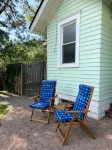 Swiss-Modern 1918 Cottage in Aksarben - Homestays