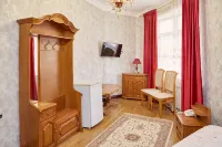 Tarho Hotel - parking