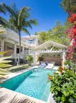 Casa DeDe, Classic Bahamian Home with Panoramic Views of the Ocean - 수영장