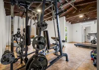 Eagle Beach Luxury House, Walking Distance to the Beach - Gym