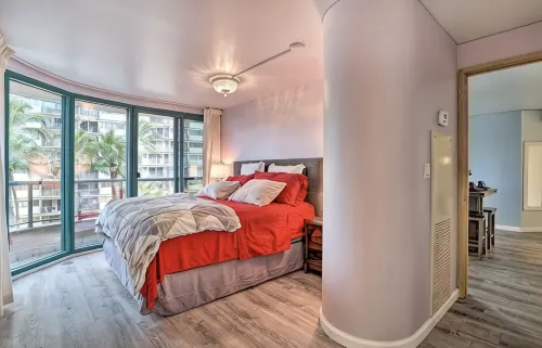 Waikiki Landmark Resort and Condos - Breathtaking 2Bed,2Bath, Free Parking