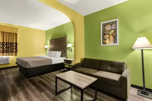 Quality Inn Bay City TX - 주차장