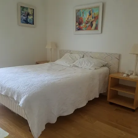 LOVELY APART 2 BEDROOMS FOR 5-GARDEN GARAGE NEAR BEACHES PORT AND CITY CENTER