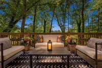 Cozy Yet Modern Cottage. Pet Friendly. 1.3 Miles to Town. Mountain Views. - 3-Star