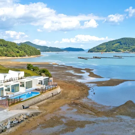 Namhae Paresa Pet Pool Villa