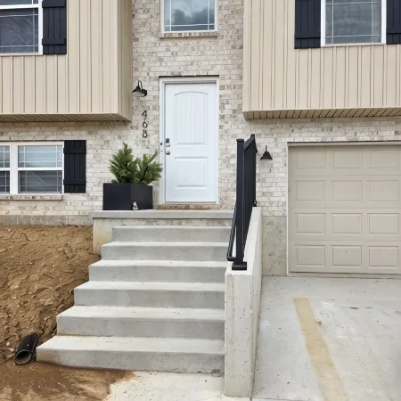 NEW! Charming 3-bedroom home with WiFi, near Ark Encounter, King Bed, sleeps 7.