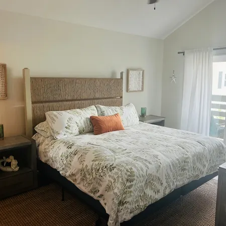 New Condo, Sleeps 6, 3 Bedroom, Beach Access, Community Pool & Private Cabanas.