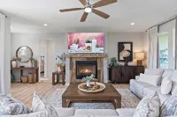 New! Cozy Luxe Rockwall Retreat Minutes to Lakes, Downtown & Shops! - 4 stjerner