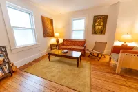 Vintage Space! 60 Seconds from Downtown Lee Summit - 3 tähden