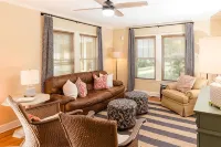 Closest to DOWNTOWN! Pet Friendly - 3 tähden