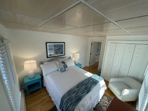 Coastal Gem historic Eastport Water Street walk to shops, restaurants, galleries - 4-Star
