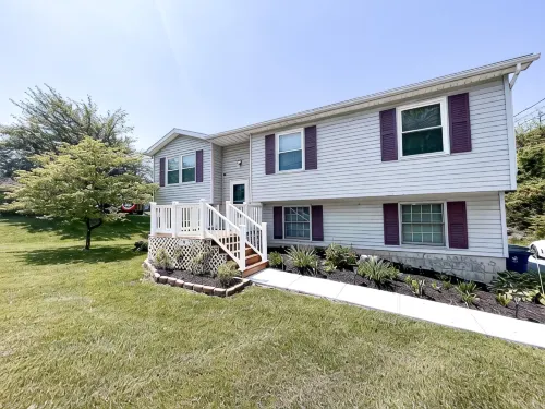 Cozy Getaway Lodge & Retreat w/ game room/deck/fire pit ~25mins from Hershey P - Wifi