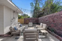 5 Star Luxury Rental Just 5 min from Masters/Hot Tub/Fire Pit/EV Charger