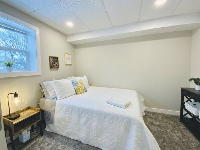 Charming 2 Bedroom Apt. Close to Valparaiso University Short-Term Stays