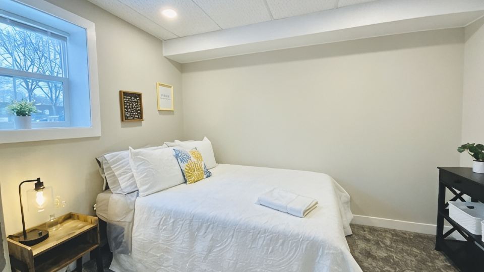 Charming 2 Bedroom Apt. Close to Valparaiso University Short-Term Stays