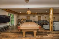 5 Bedrooms,Linens&Hot-Tub Lake Kayak Golf & SplitRock ! - 4-Sterne