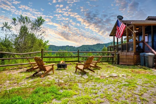 Mountain View/Jacuzzi/ Fire pit/ Close to Downtown. Pet Friendly! - Mountain view