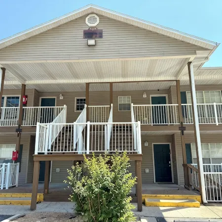 Newly Renovated Modern 2 Bedroom Condo