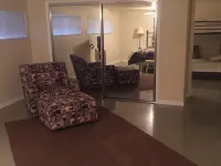 Beautiful 5 Bedroom, 3 bath waterfront home on Clearlake w/private hot tub 나이스 호텔