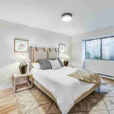Ocean Edge Condo with Guest Passes to Pool, Golf, and Sports available! Rooms