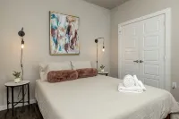 Near UNT + Downtown Square - Spacious Group Stay