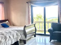 Playcation in Paradise villa with endless water view