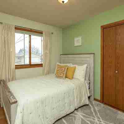 Are You Traveling to Rochester? Be Our Guest!! Rooms