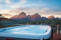 NEW Sedona Uptown Dream 4BR Wow! Views! Pool & Spa - Bintang 4