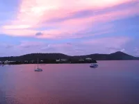Million Dollar Views: Walk to Beach, Pools, and Restaurant 프라이든데일 호텔