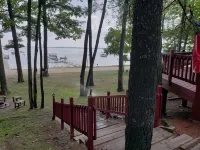 Spectacular Lakefront Cabin w/boat mooring on Higgins Lake Sleeps up to 8 people - Feriehus