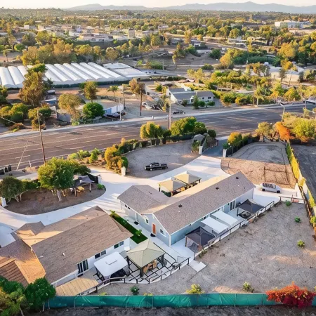 Melrose Pet-Friendly 3BR. Feel like royalty