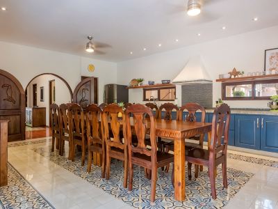 Spacious Private Villa with Pool Backing to Golf Course Beach Only Minutes Away