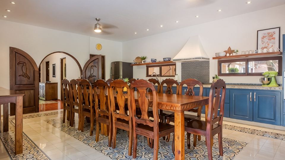 Spacious Private Villa with Pool Backing to Golf Course Beach Only Minutes Away