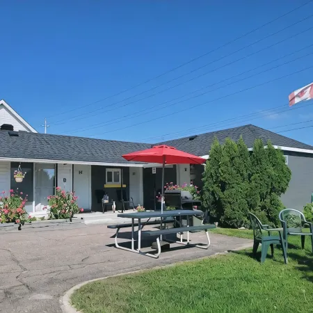 Hillside Inn Pembroke
