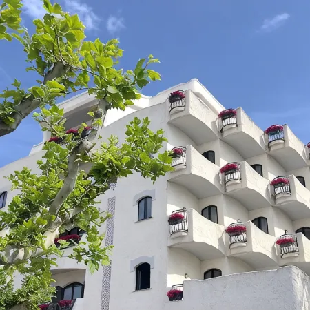 Bajamar Beach Hotel