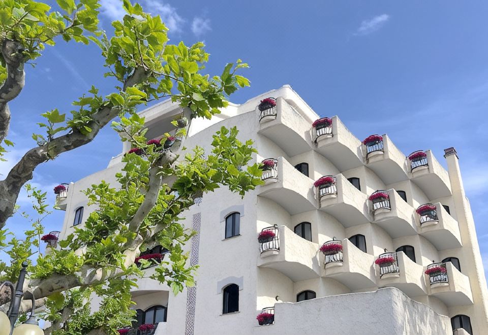 BAJAMAR BEACH HOTEL - Housity